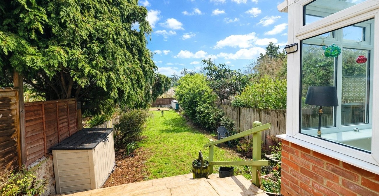 3 bedroom house for sale in London | Robinson Jackson