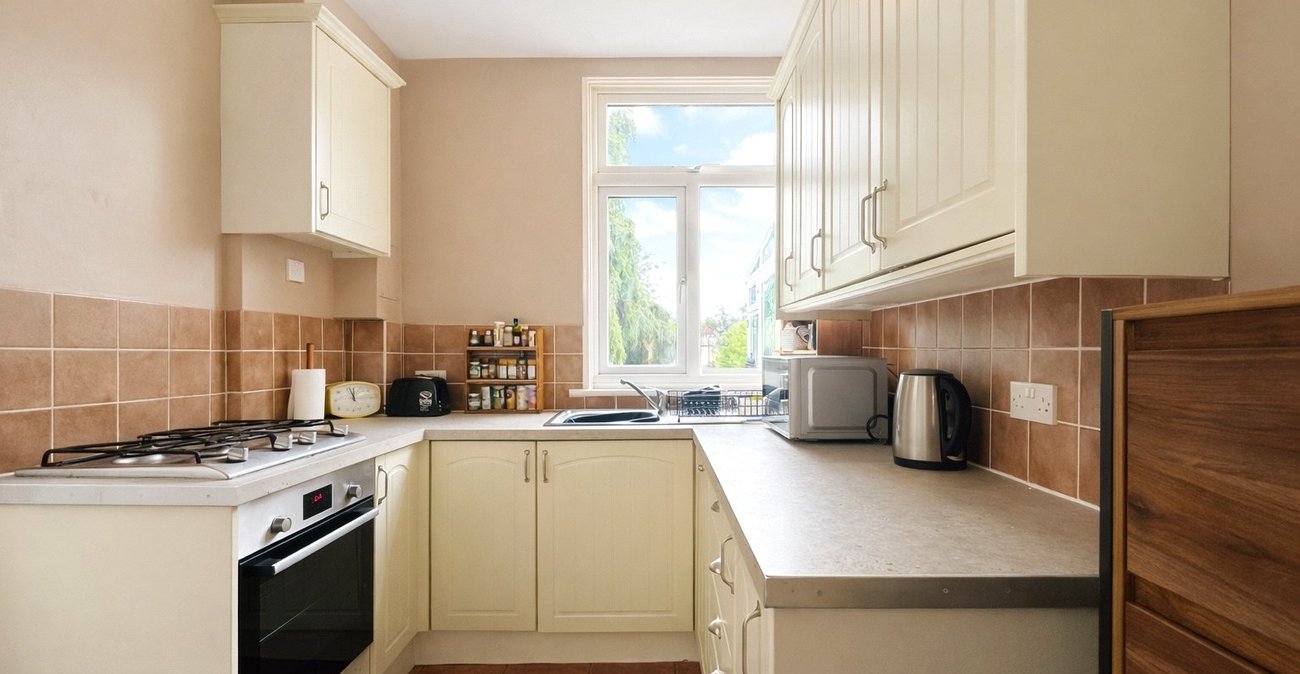 3 bedroom house for sale in London | Robinson Jackson