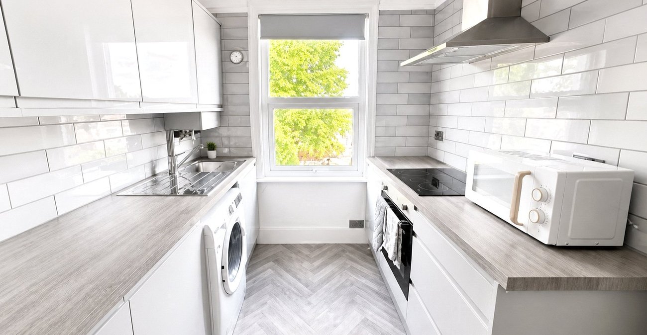2 bedroom property for sale in London | Robinson Jackson