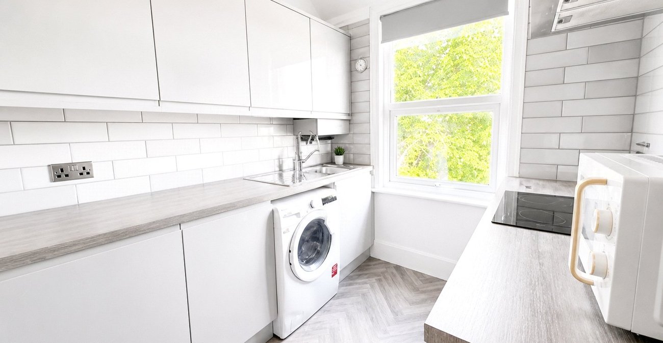 2 bedroom property for sale in London | Robinson Jackson