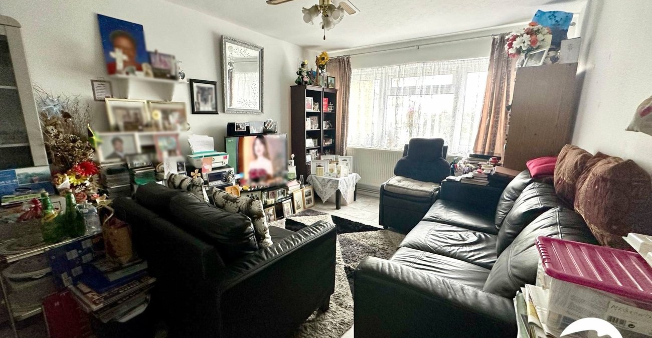 2 bedroom property for sale in London | Robinson Jackson