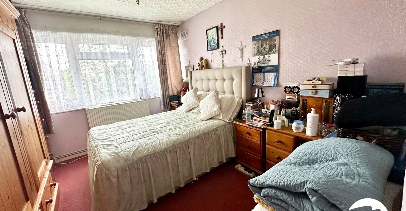 2 bedroom property for sale in London | Robinson Jackson