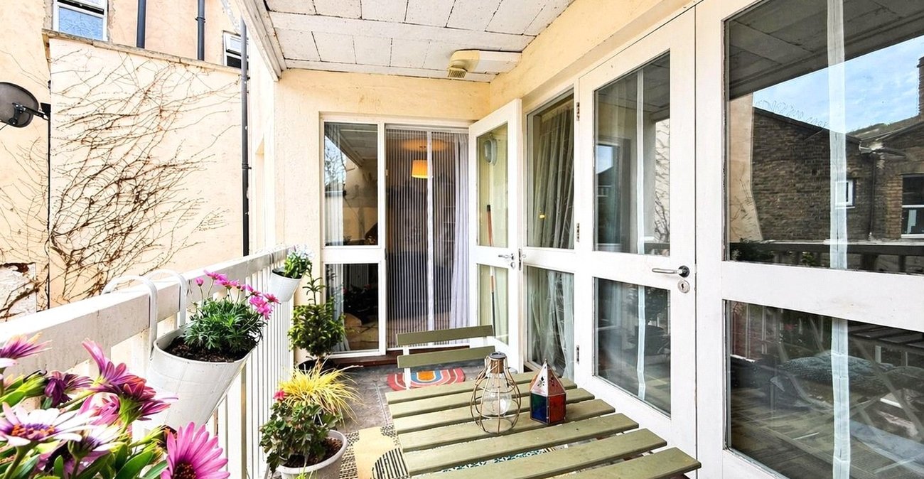 1 bedroom property for sale in London | Robinson Jackson