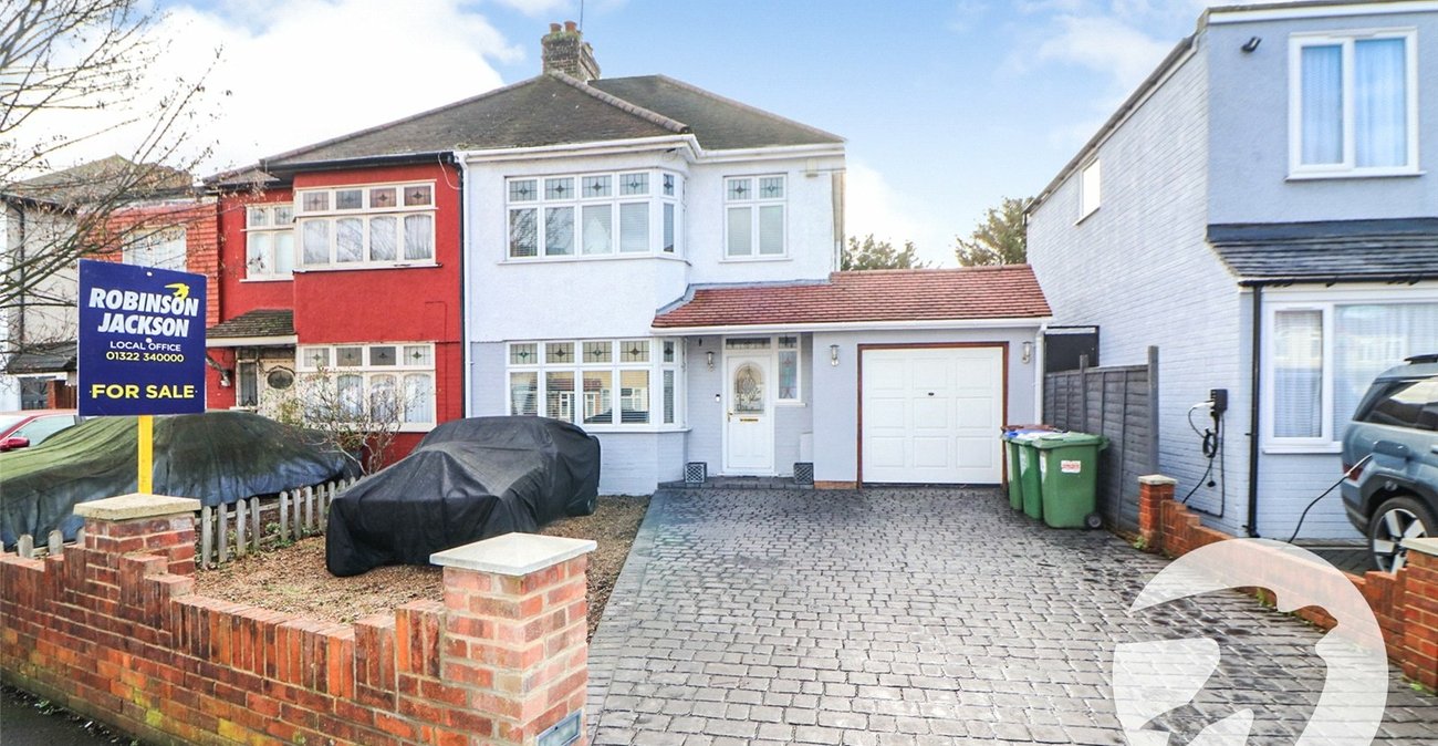 3 bedroom house for sale in Erith | Robinson Jackson