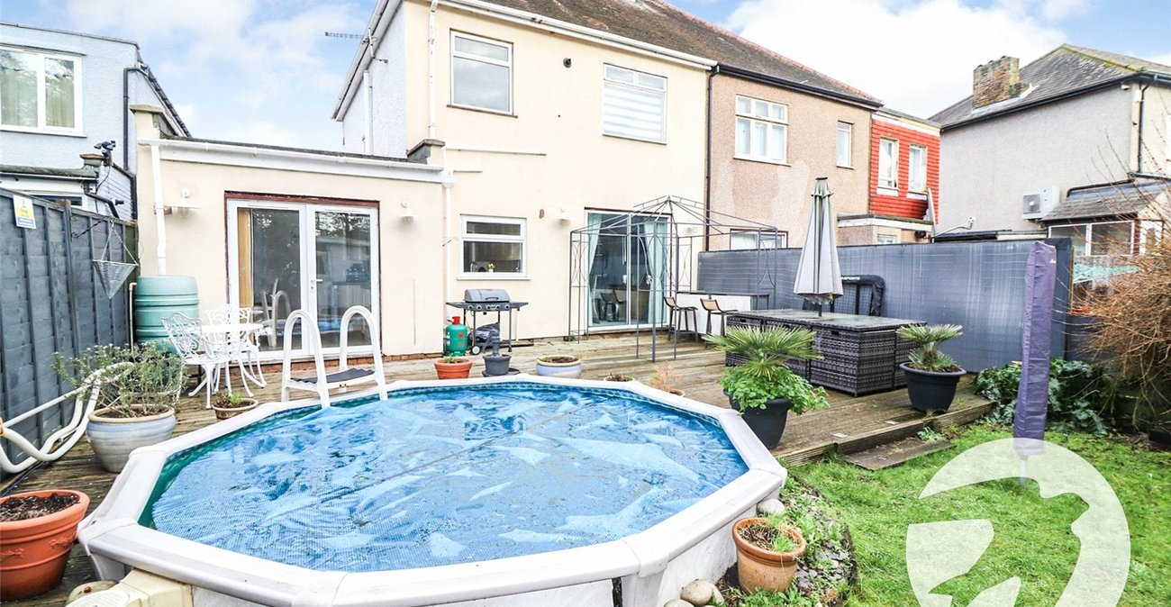 3 bedroom house for sale in Erith | Robinson Jackson