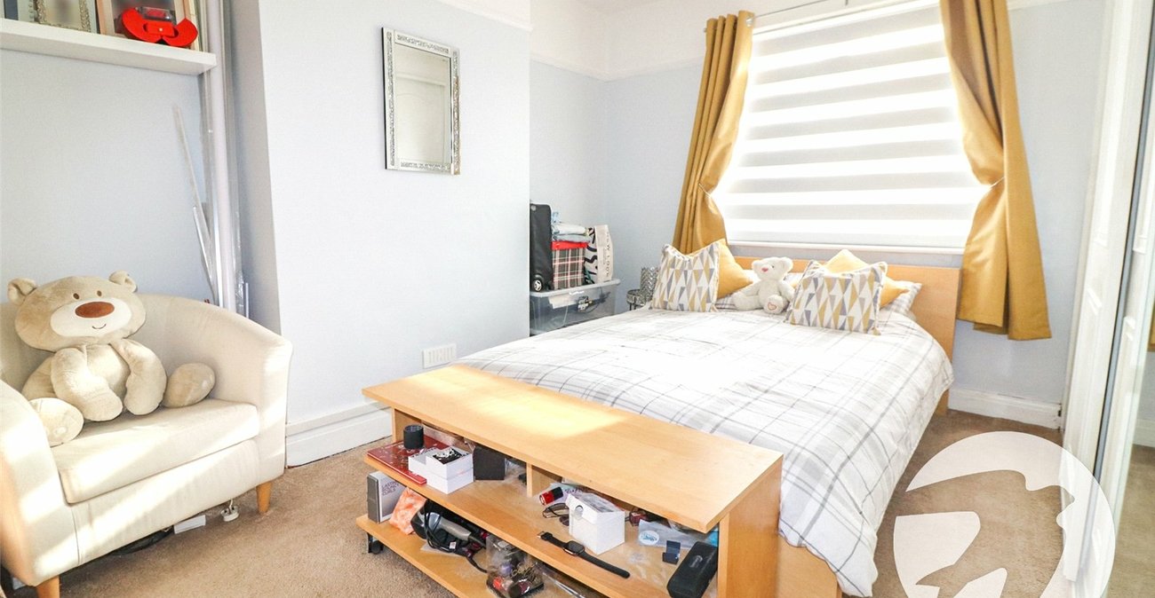 3 bedroom house for sale in Erith | Robinson Jackson