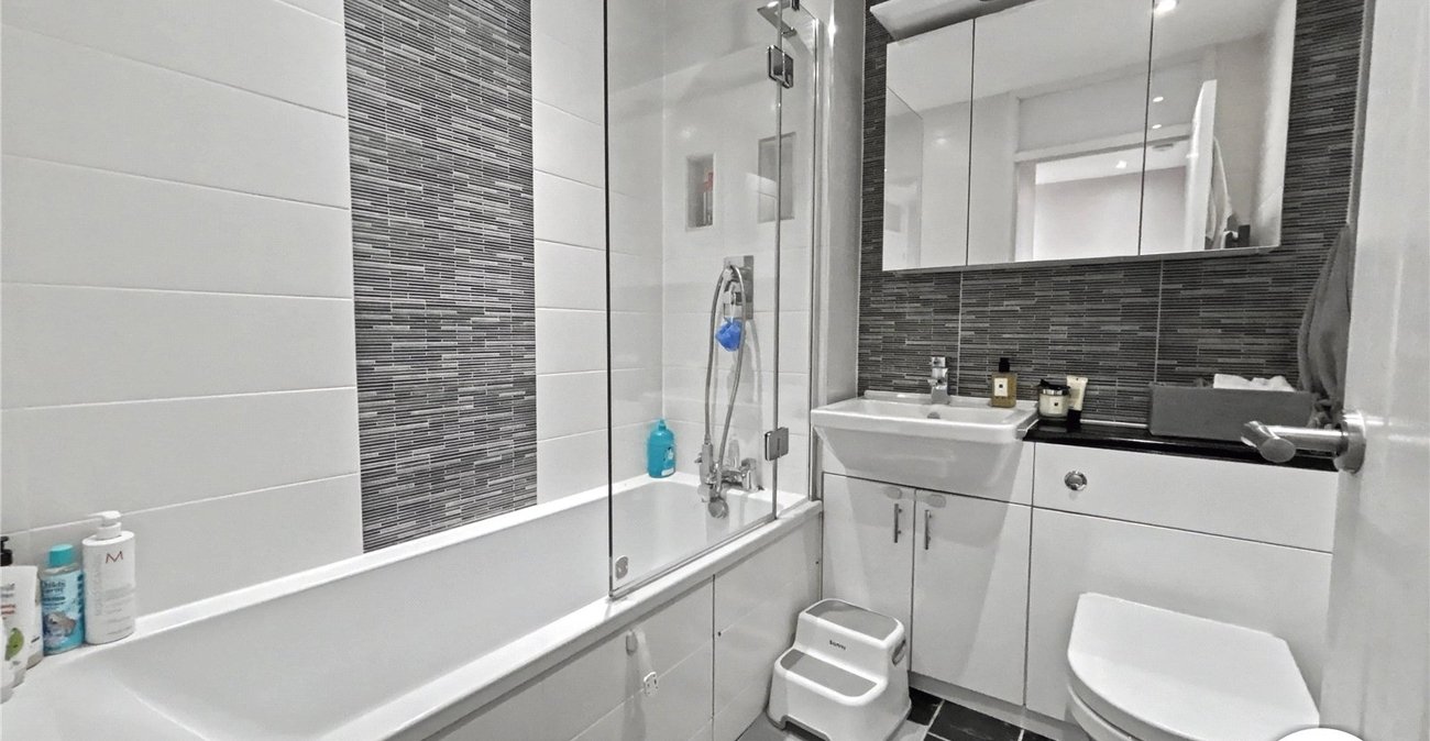 3 bedroom house for sale in Sidcup | Robinson Jackson