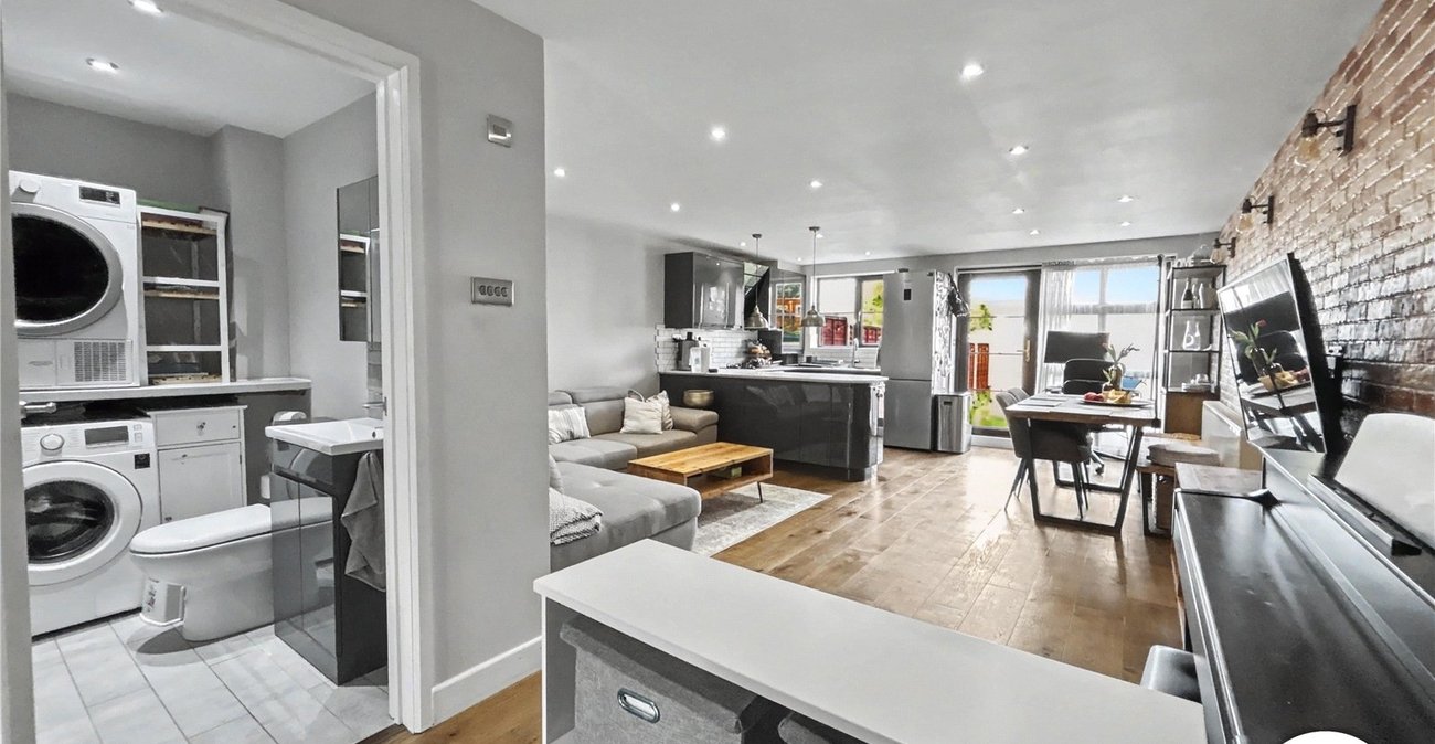 3 bedroom house for sale in Sidcup | Robinson Jackson