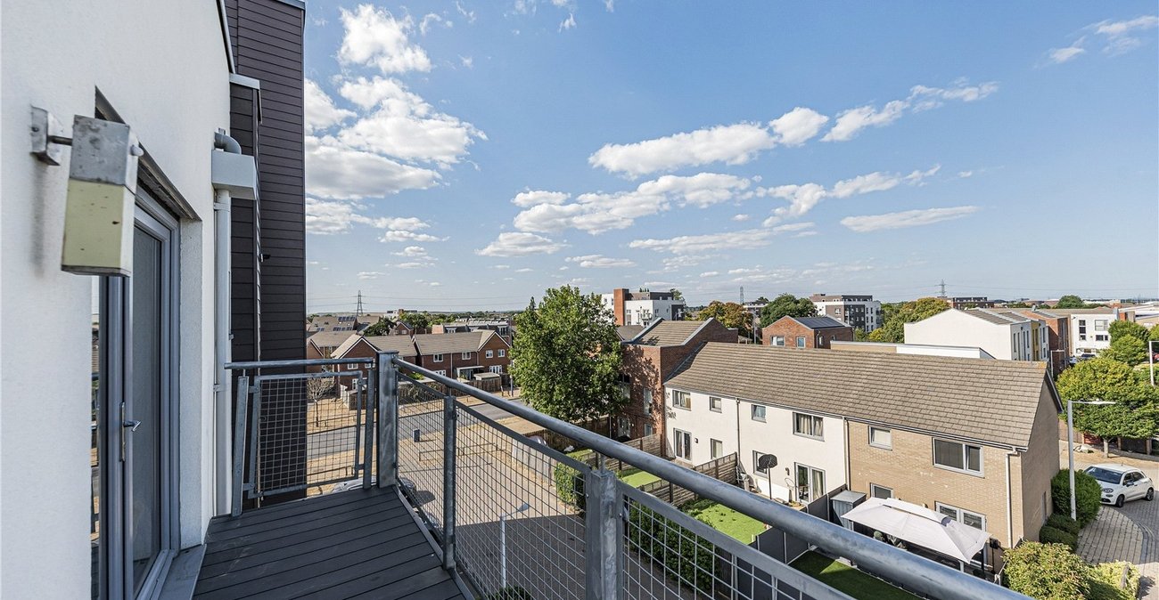 2 bedroom property for sale in Dartford | Robinson Jackson