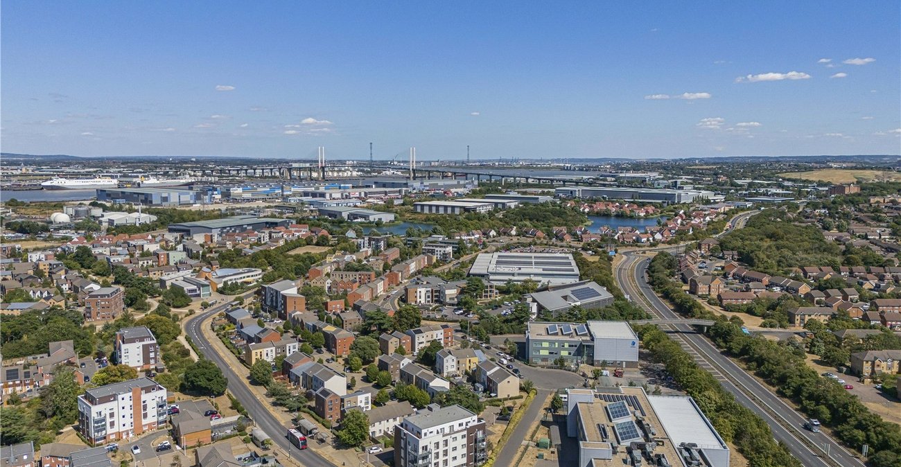 2 bedroom property for sale in Dartford | Robinson Jackson