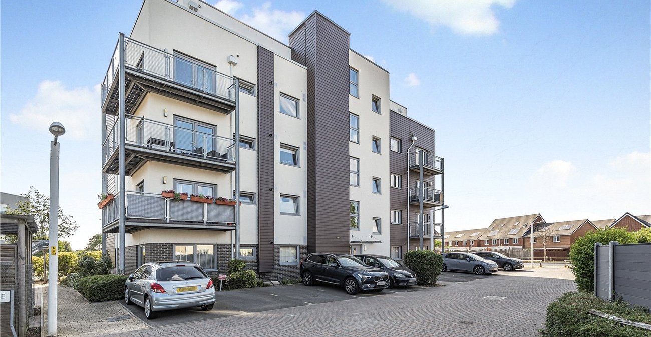 2 bedroom property for sale in Dartford | Robinson Jackson
