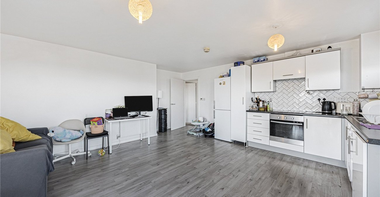 2 bedroom property for sale in Dartford | Robinson Jackson