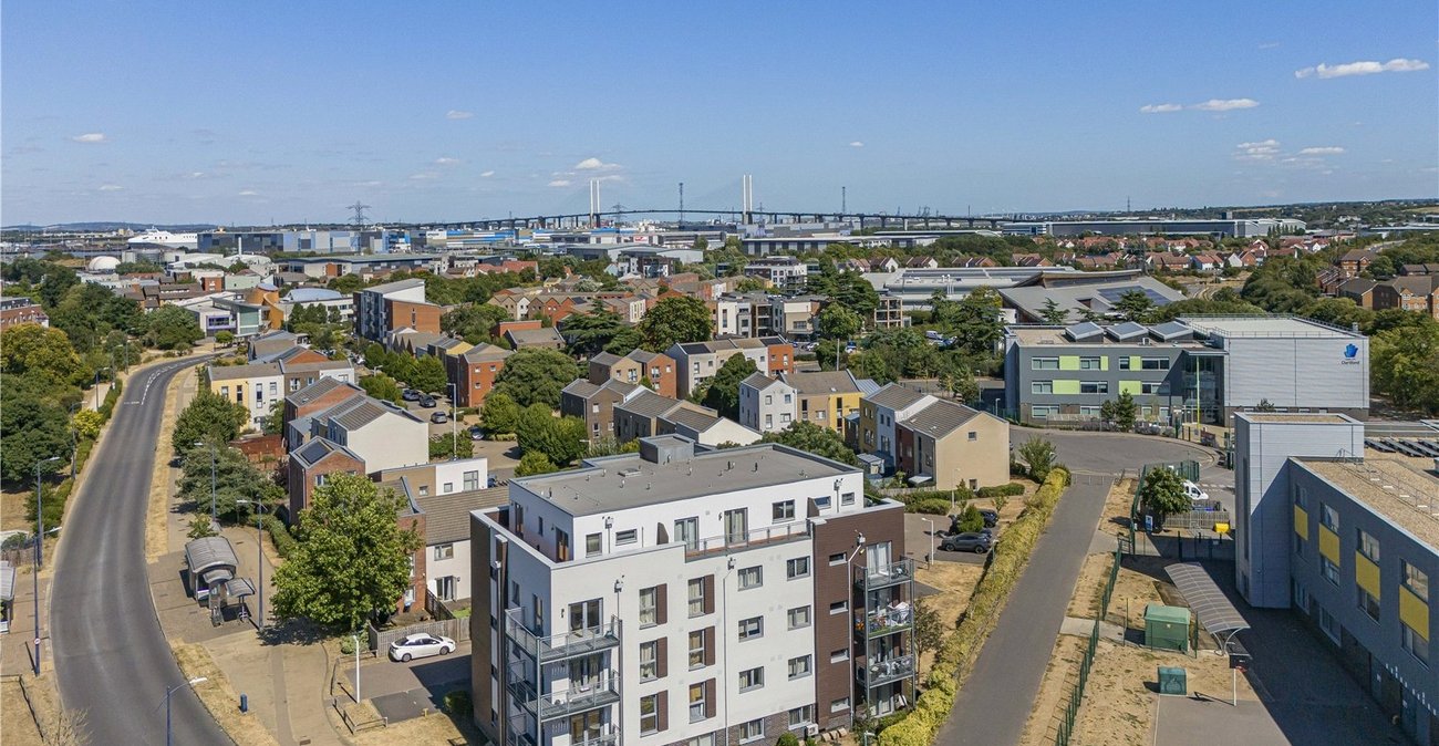 2 bedroom property for sale in Dartford | Robinson Jackson