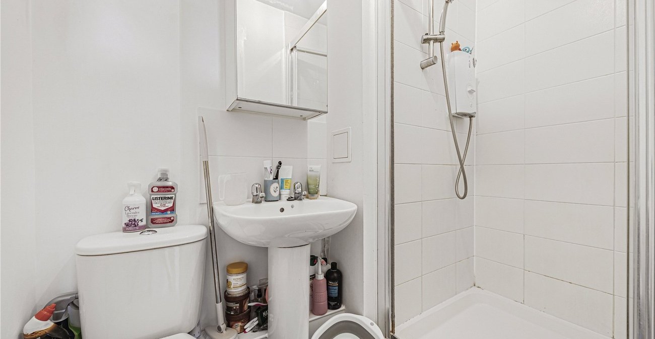 2 bedroom property for sale in Dartford | Robinson Jackson