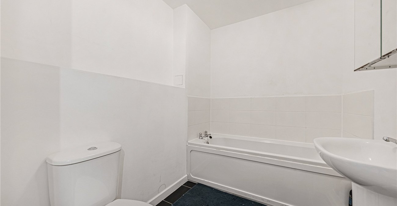 2 bedroom property for sale in Dartford | Robinson Jackson