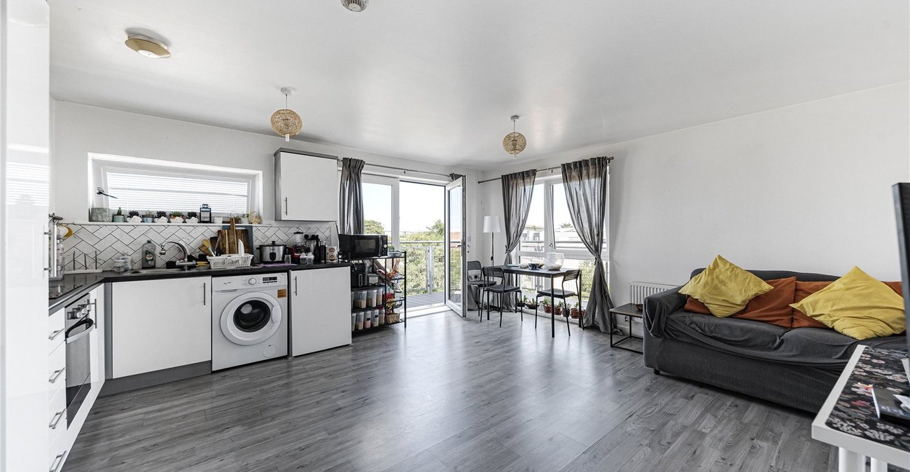 2 bedroom property for sale in Dartford | Robinson Jackson