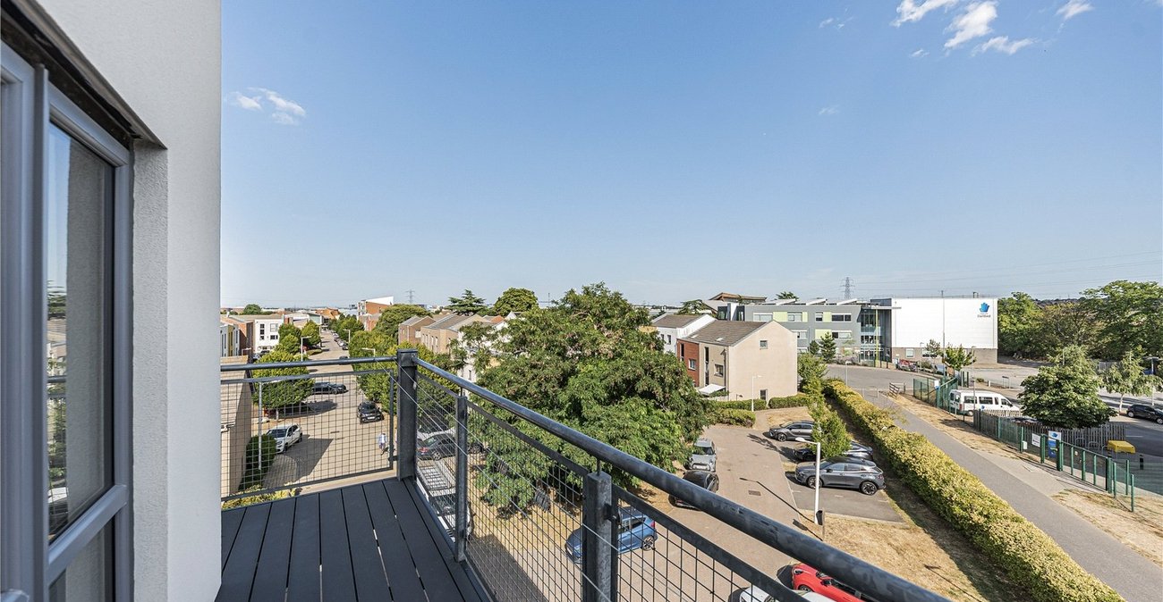 2 bedroom property for sale in Dartford | Robinson Jackson