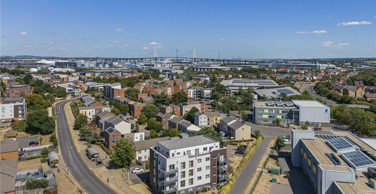 2 bedroom property for sale in Dartford | Robinson Jackson