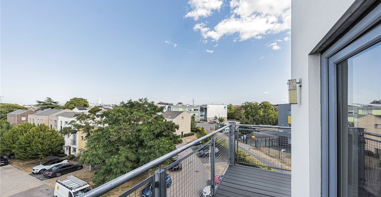 2 bedroom property for sale in Dartford | Robinson Jackson
