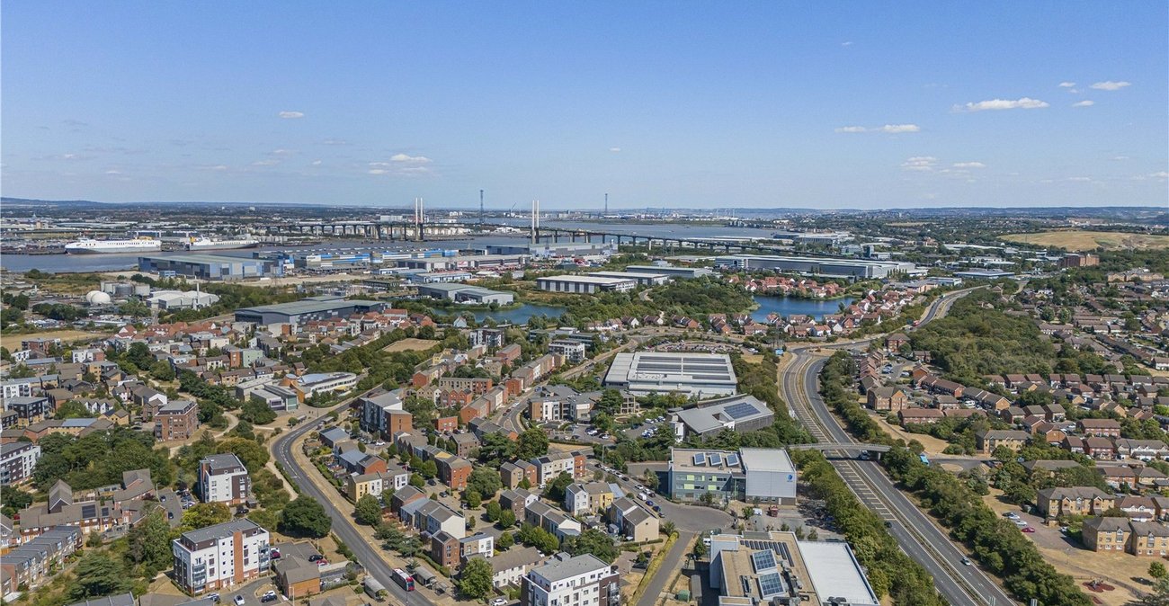 2 bedroom property for sale in Dartford | Robinson Jackson