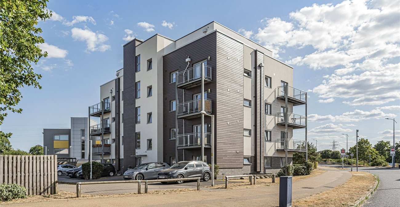 2 bedroom property for sale in Dartford | Robinson Jackson
