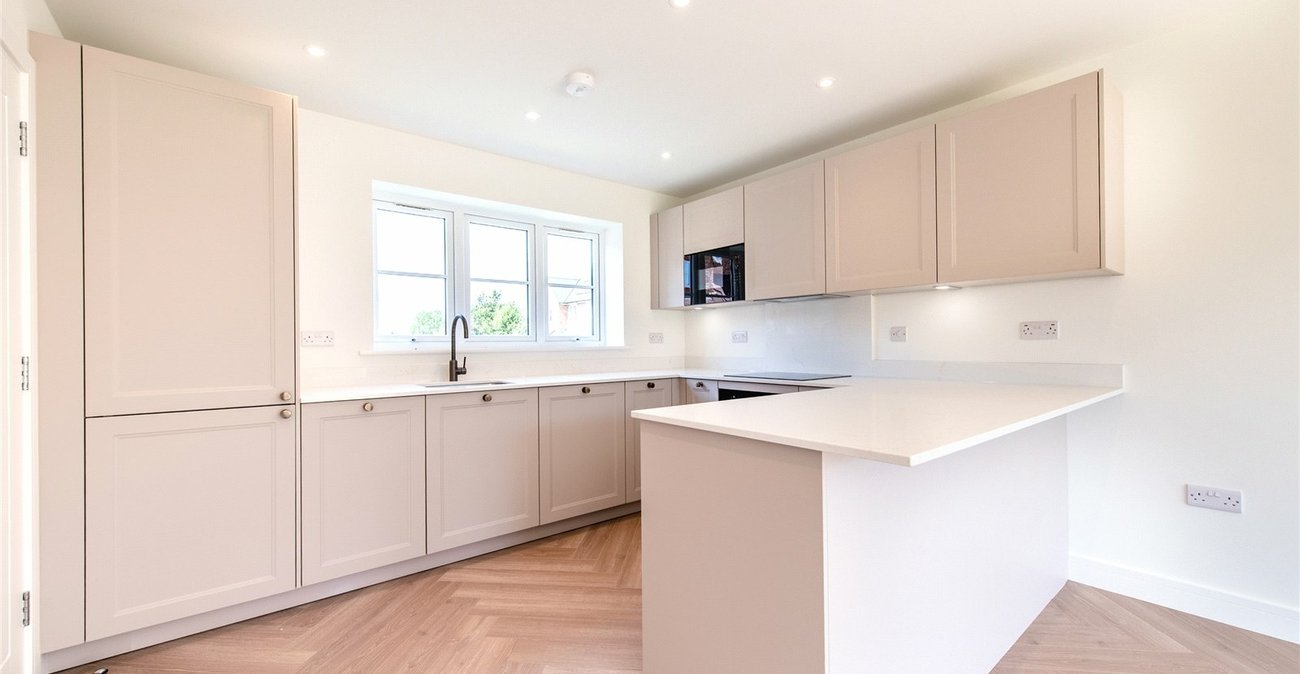 4 bedroom house for sale in Rainham | Robinson Michael & Jackson