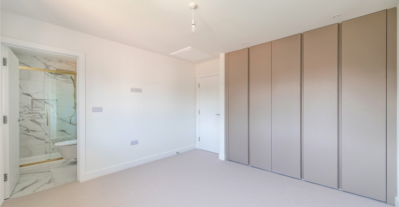 4 bedroom house for sale in Rainham | Robinson Michael & Jackson