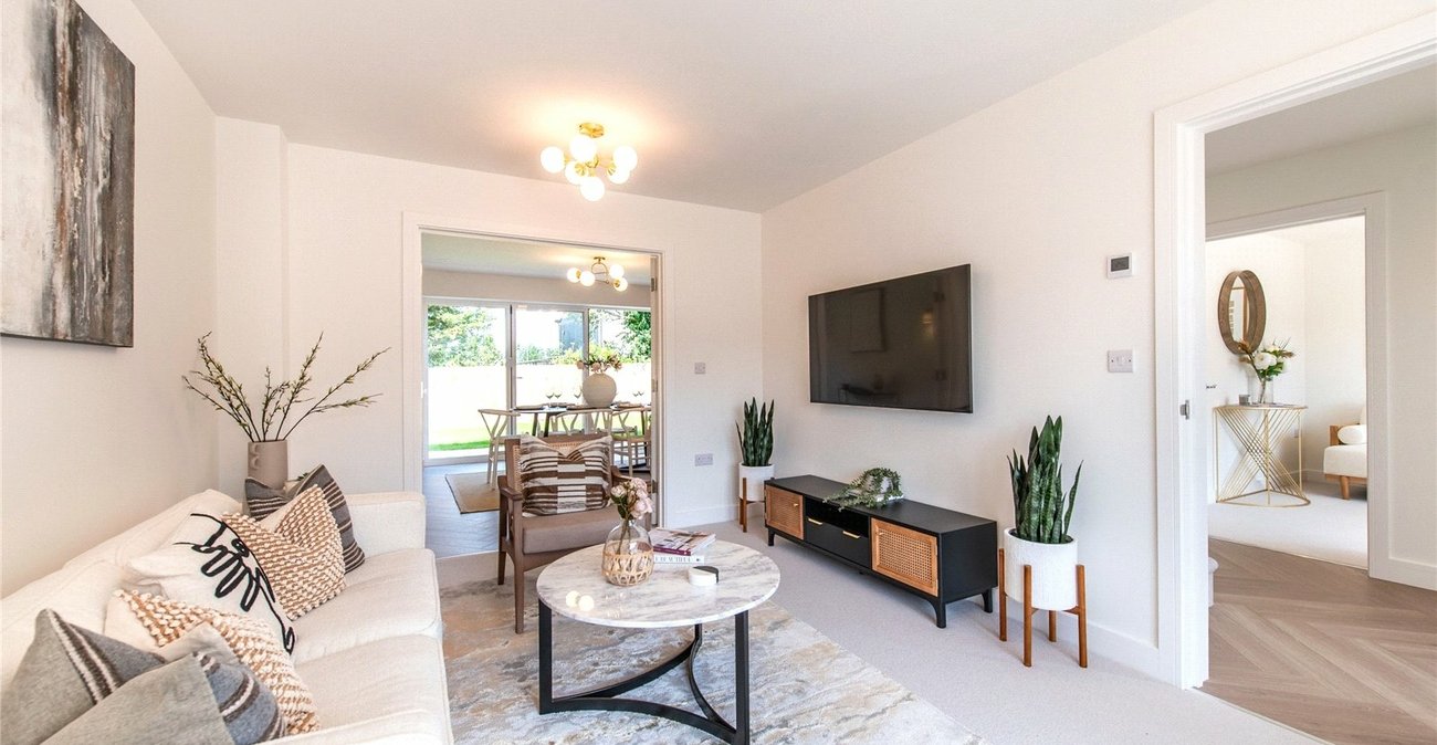 4 bedroom house for sale in Rainham | Robinson Michael & Jackson