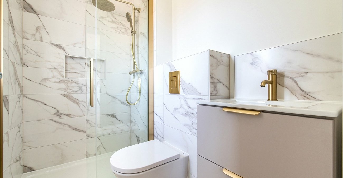 4 bedroom house for sale in Rainham | Robinson Michael & Jackson