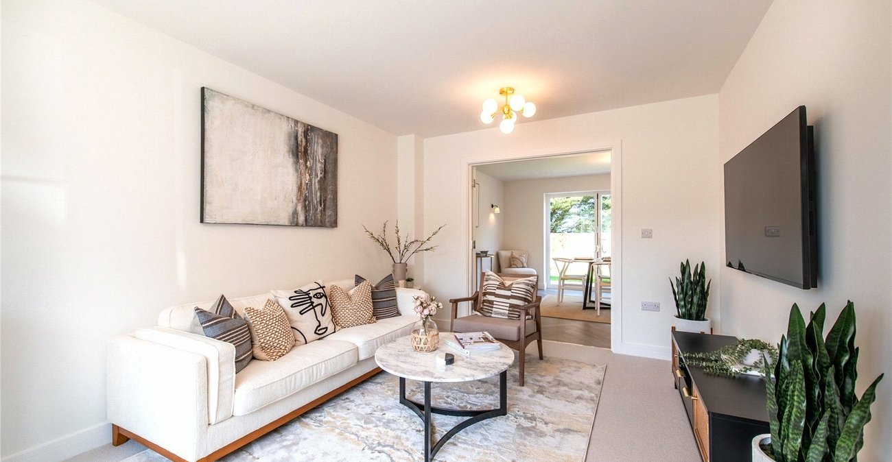 4 bedroom house for sale in Rainham | Robinson Michael & Jackson