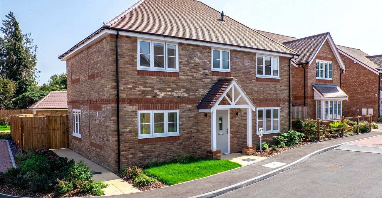 4 bedroom house for sale in Rainham | Robinson Michael & Jackson