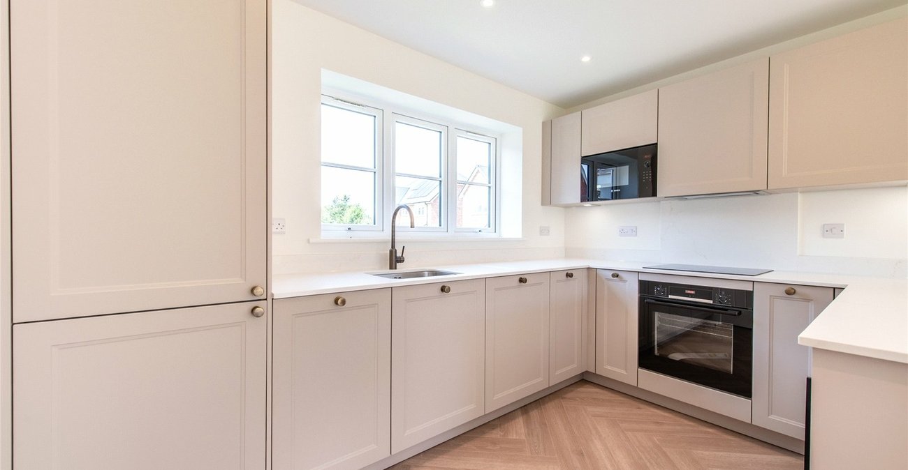 4 bedroom house for sale in Rainham | Robinson Michael & Jackson