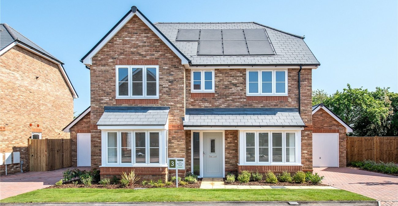 4 bedroom house for sale in Rainham | Robinson Michael & Jackson