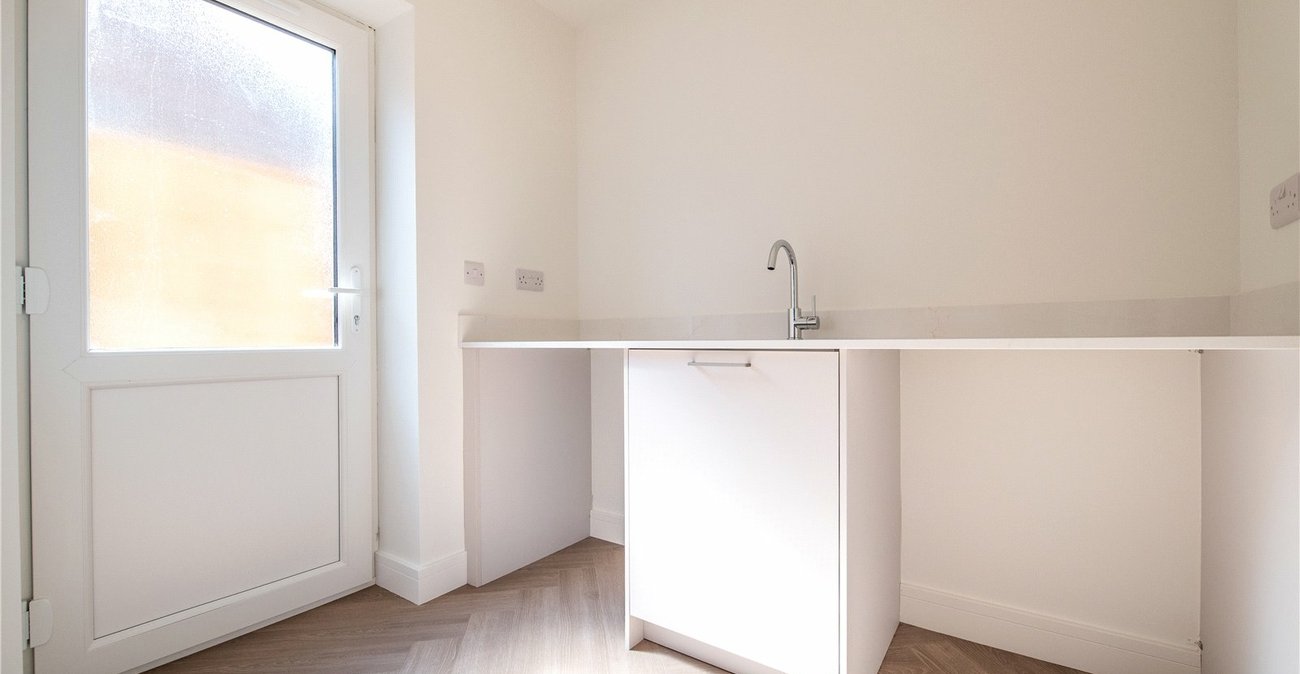 4 bedroom house for sale in Rainham | Robinson Michael & Jackson