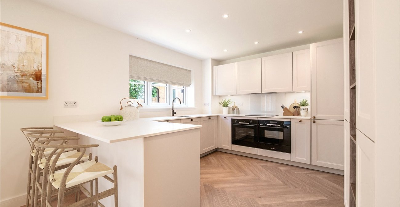 4 bedroom house for sale in Rainham | Robinson Michael & Jackson