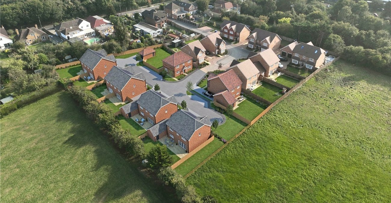 4 bedroom house for sale in Rainham | Robinson Michael & Jackson