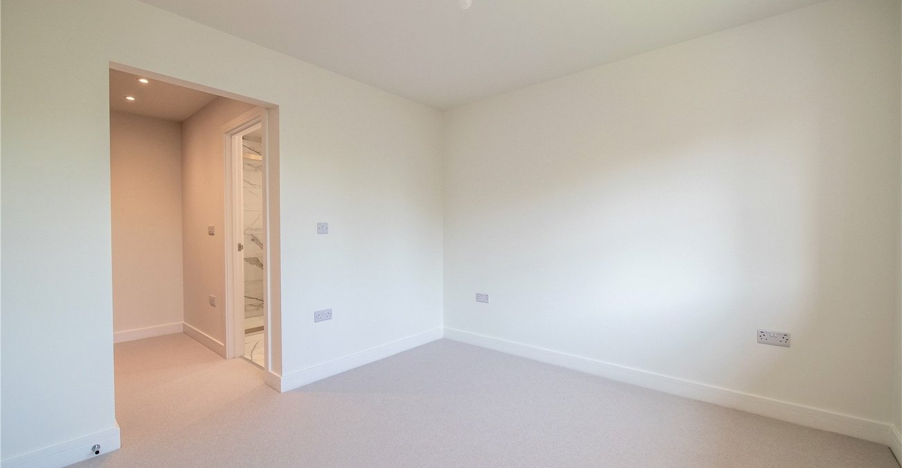 4 bedroom house for sale in Rainham | Robinson Michael & Jackson