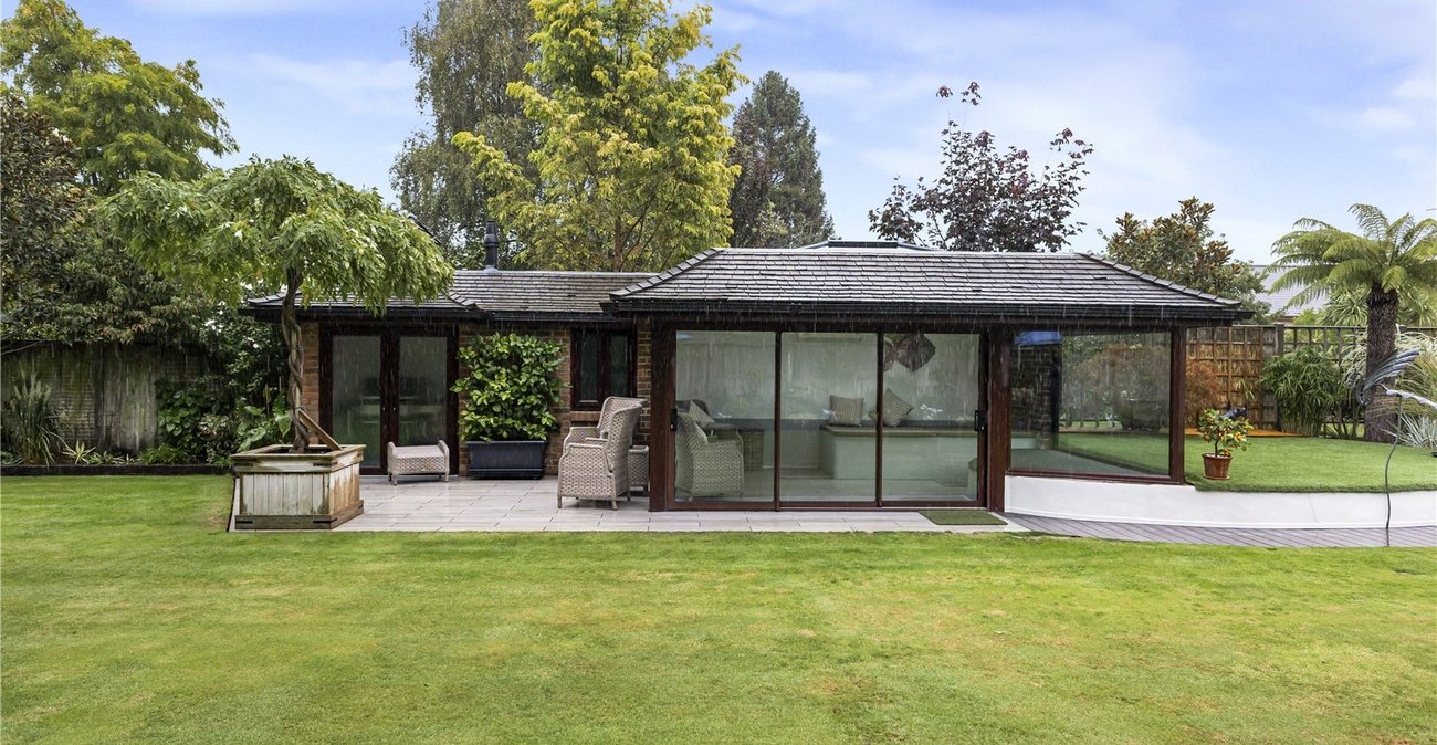 4 bedroom bungalow for sale in Rainham | Robinson Michael & Jackson