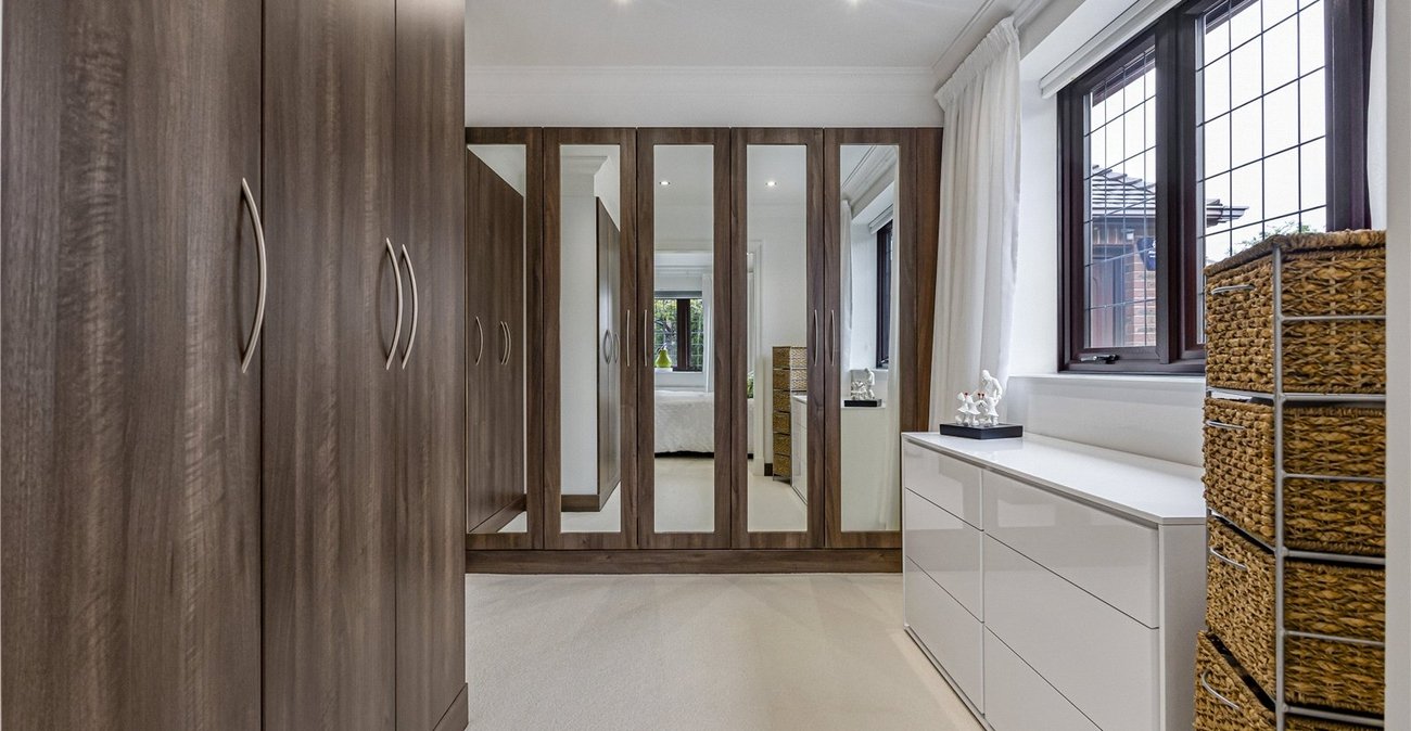 4 bedroom bungalow for sale in Rainham | Robinson Michael & Jackson