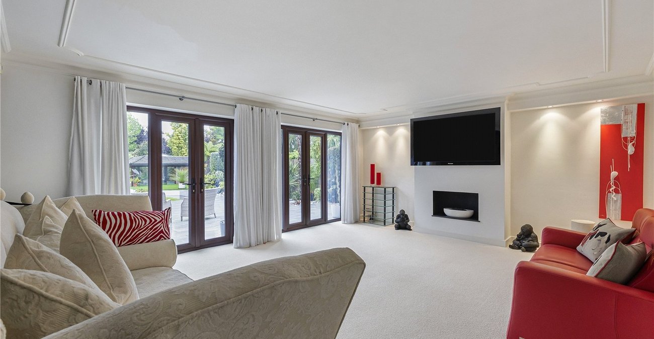 4 bedroom bungalow for sale in Rainham | Robinson Michael & Jackson