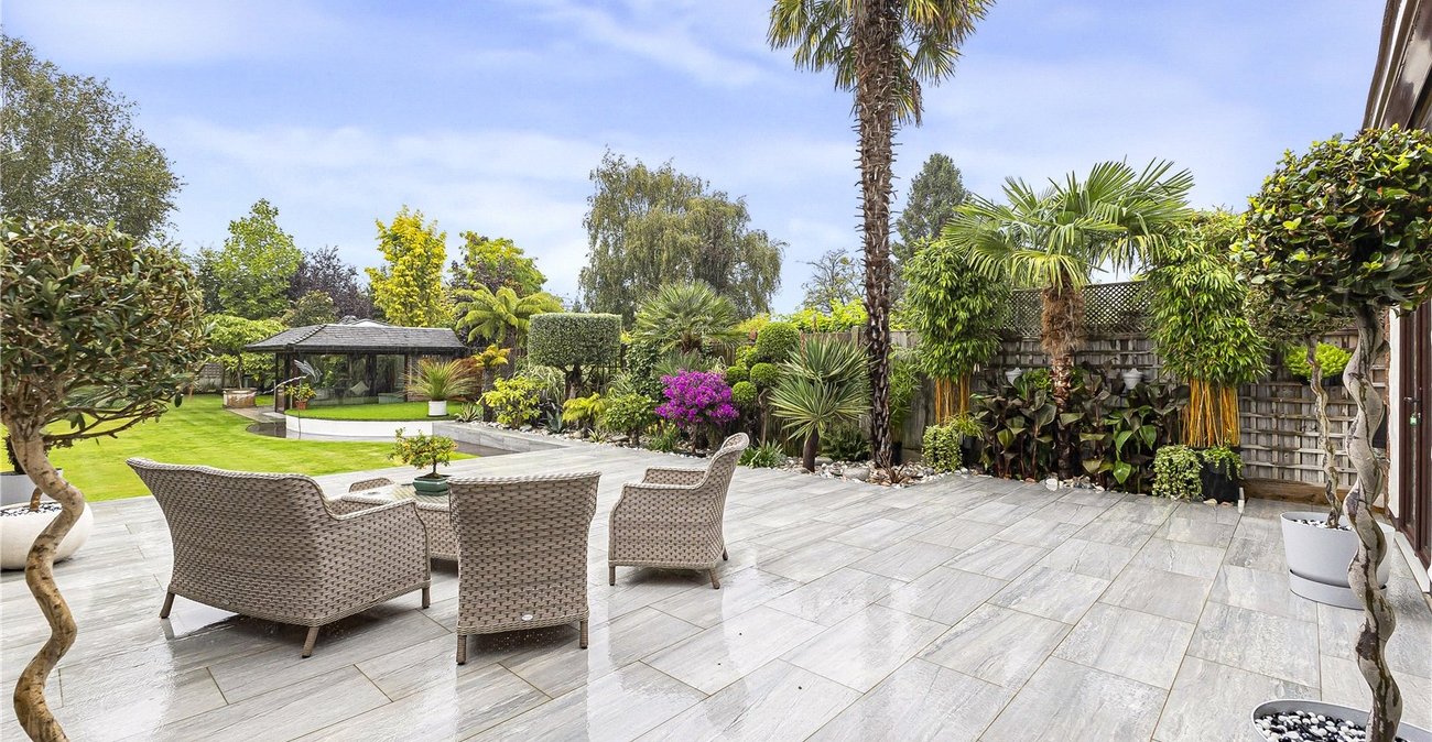 4 bedroom bungalow for sale in Rainham | Robinson Michael & Jackson
