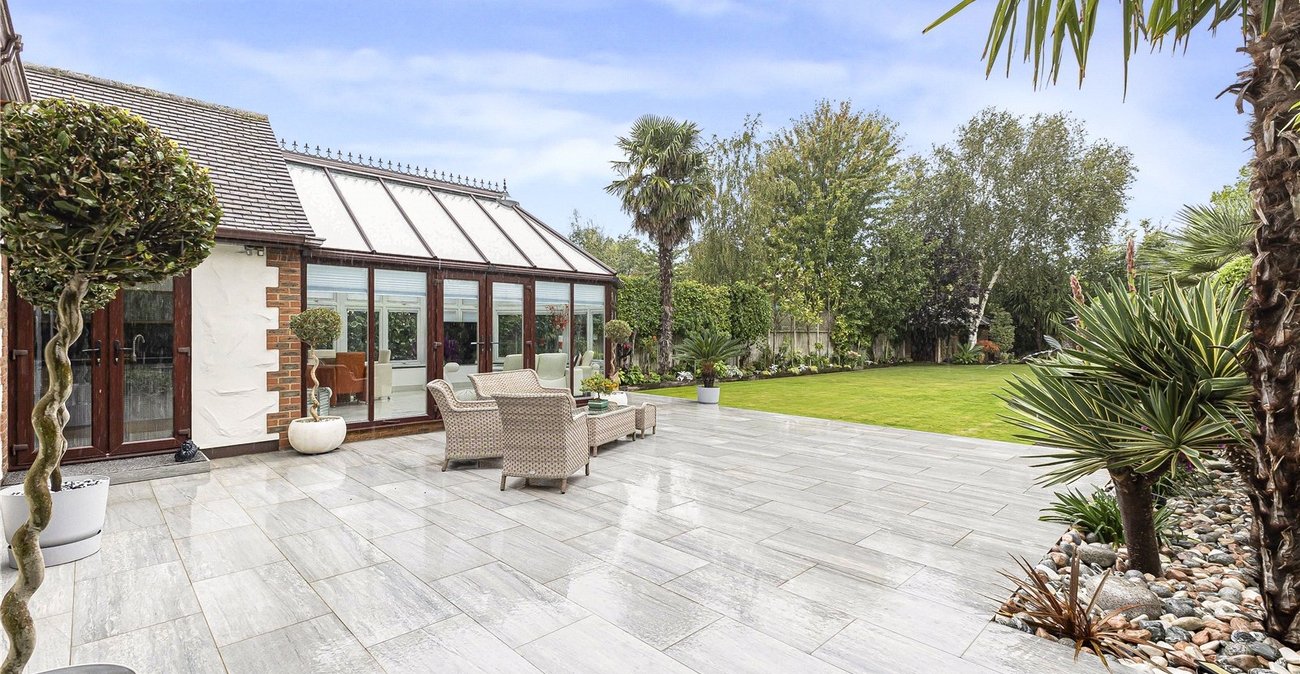 4 bedroom bungalow for sale in Rainham | Robinson Michael & Jackson