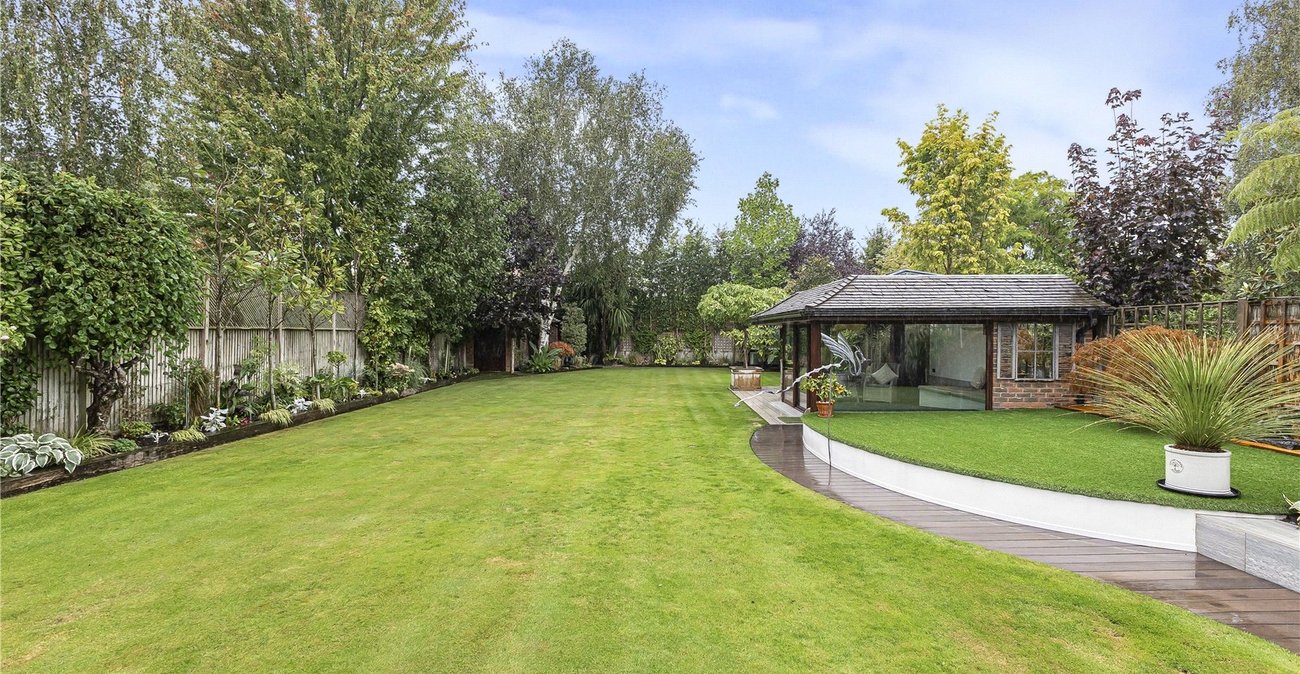 4 bedroom bungalow for sale in Rainham | Robinson Michael & Jackson
