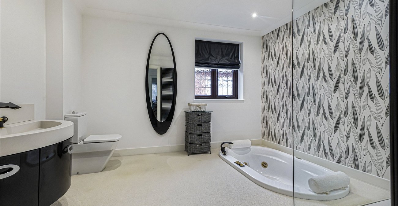 4 bedroom bungalow for sale in Rainham | Robinson Michael & Jackson