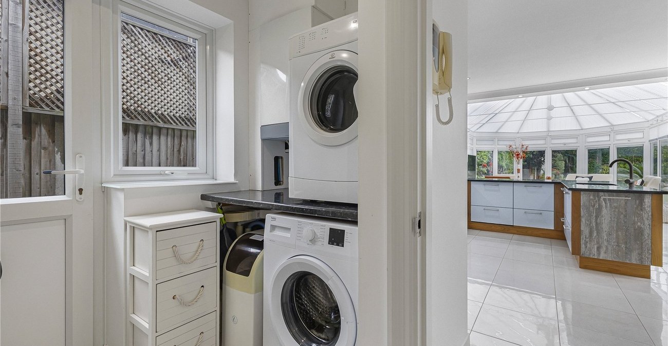 4 bedroom bungalow for sale in Rainham | Robinson Michael & Jackson