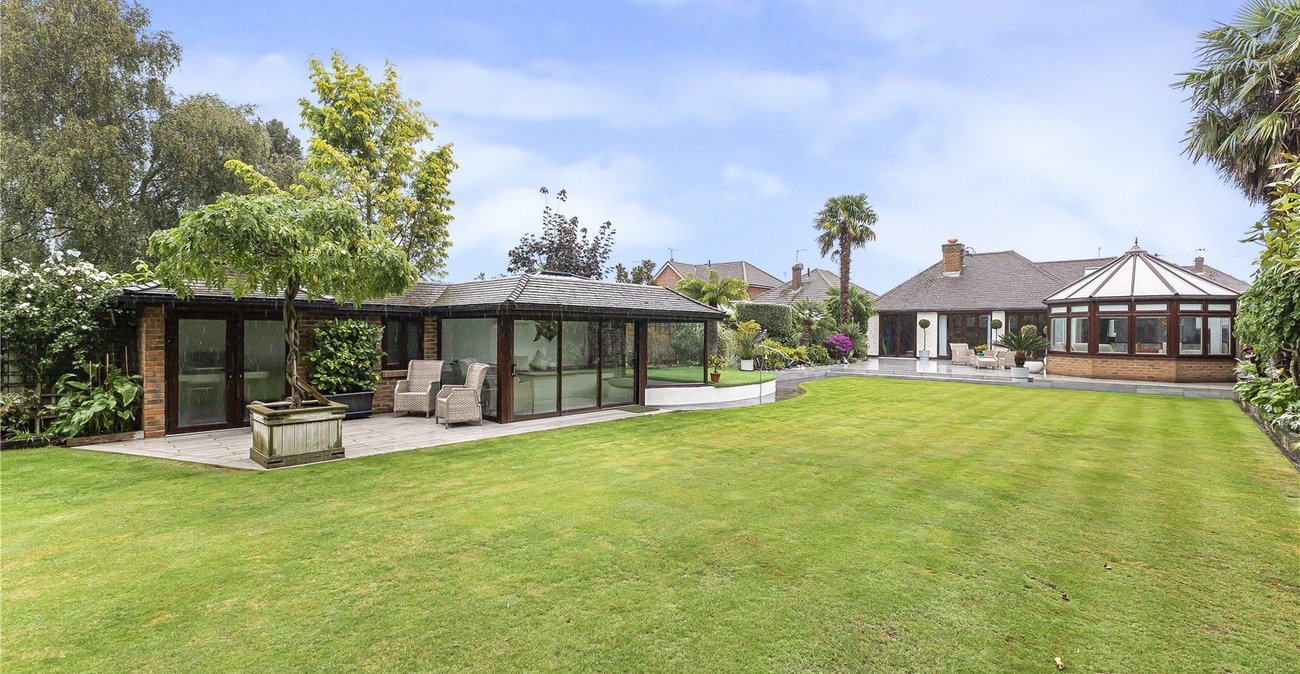 4 bedroom bungalow for sale in Rainham | Robinson Michael & Jackson