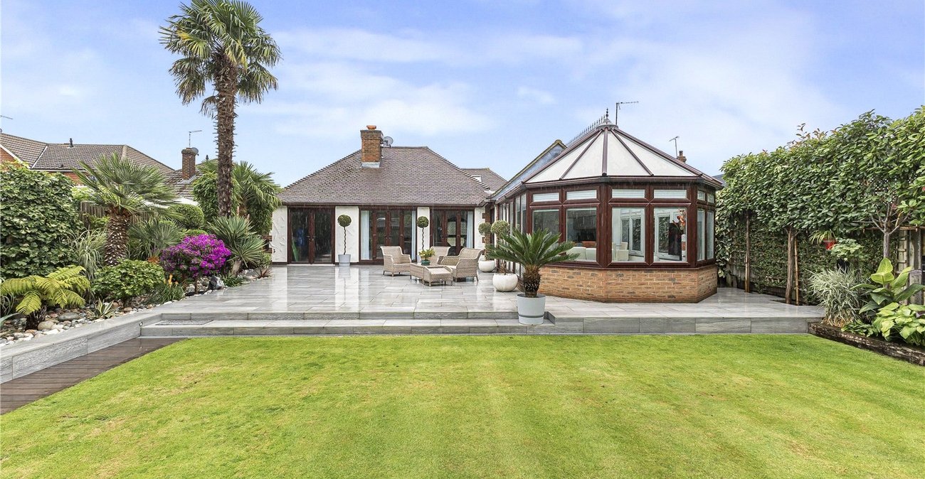 4 bedroom bungalow for sale in Rainham | Robinson Michael & Jackson