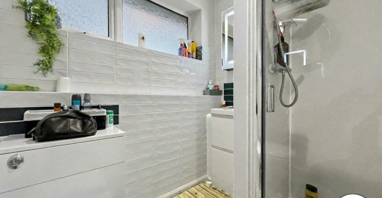 3 bedroom house for sale in Rochester | Robinson Michael & Jackson