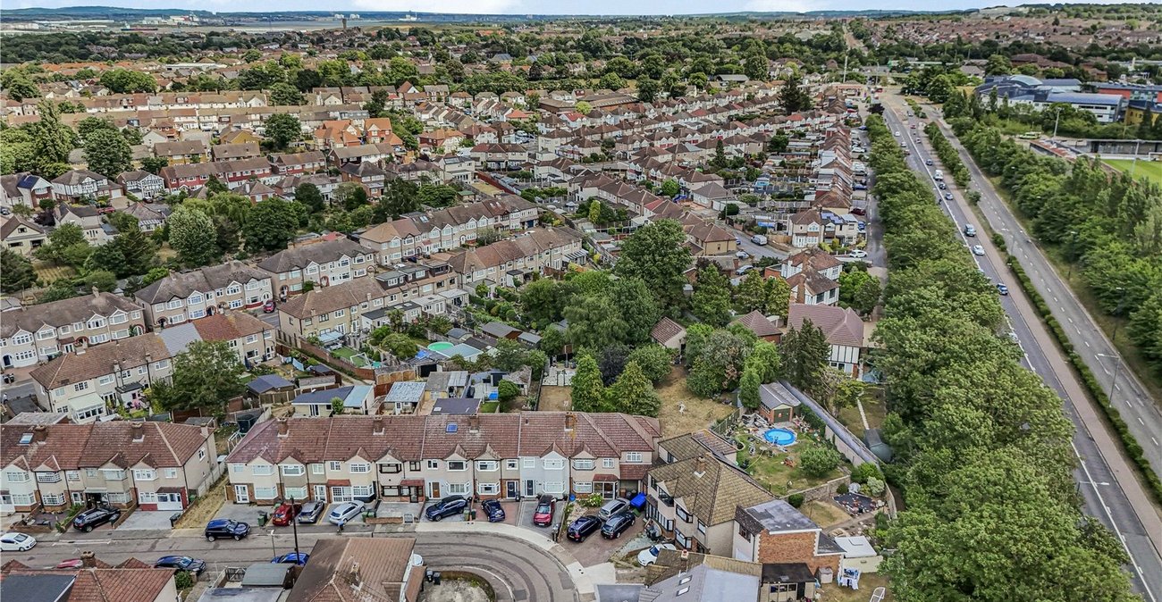 5 bedroom house for sale in Dartford | Robinson Jackson