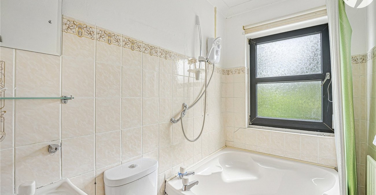 5 bedroom house for sale in Dartford | Robinson Jackson